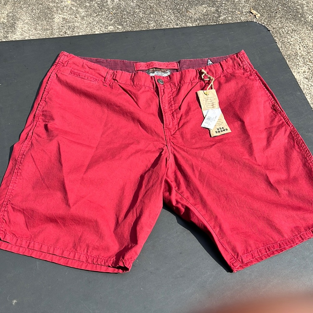 Original paper backs, NWT men’s 100% cotton beach shorts, rust/red size 40